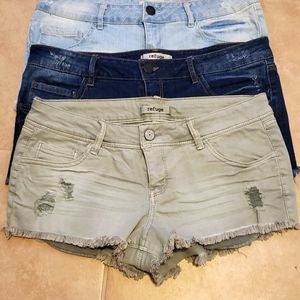 3 pairs of LIKE NEW Refuge juniors shorts size 8